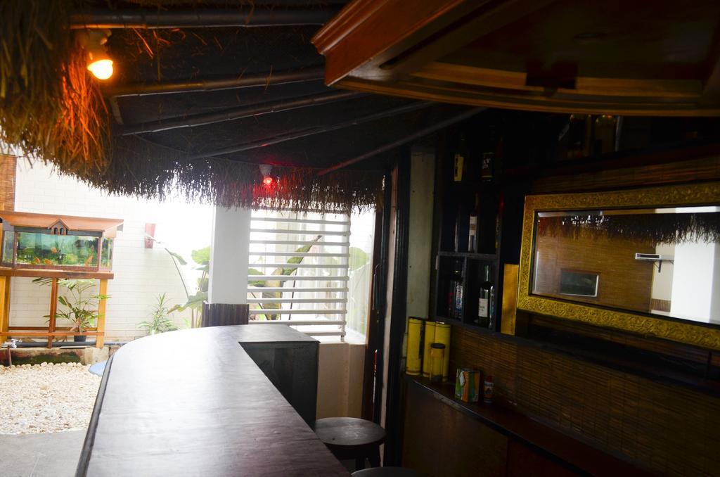 Yoho Mount Waves Hotel Colombo Buitenkant foto
