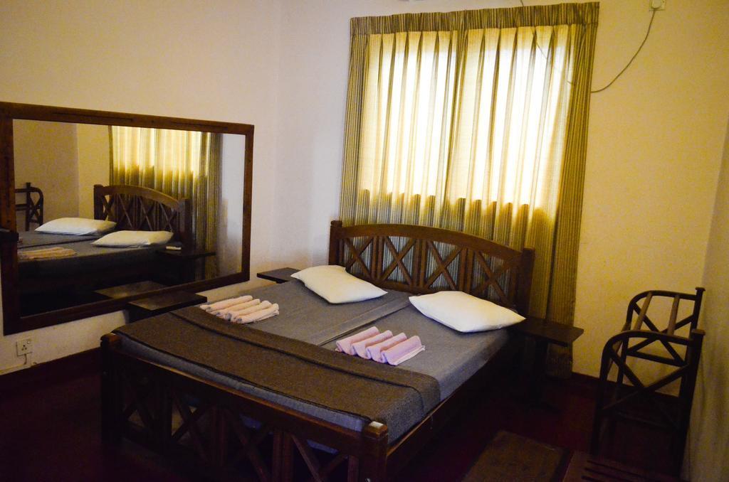 Yoho Mount Waves Hotel Colombo Kamer foto